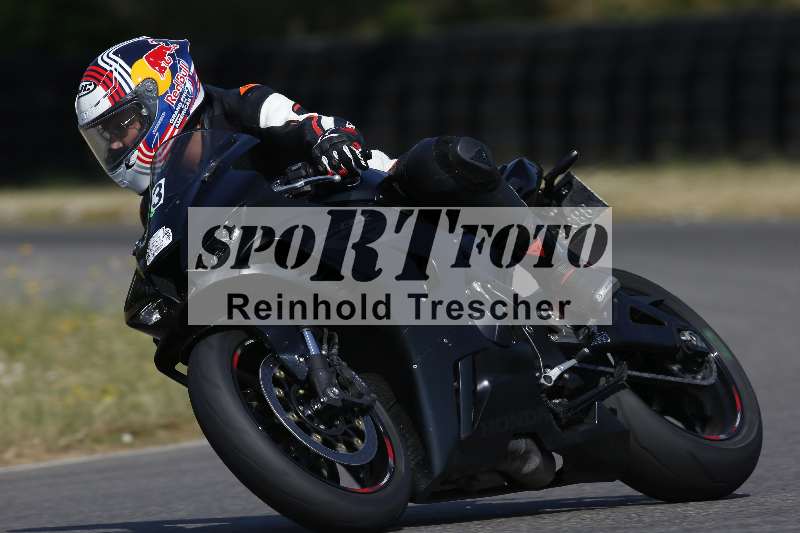 Archiv-2023/28 05.06.2023 Moto Club Anneau du Rhin/blanc-novice/3